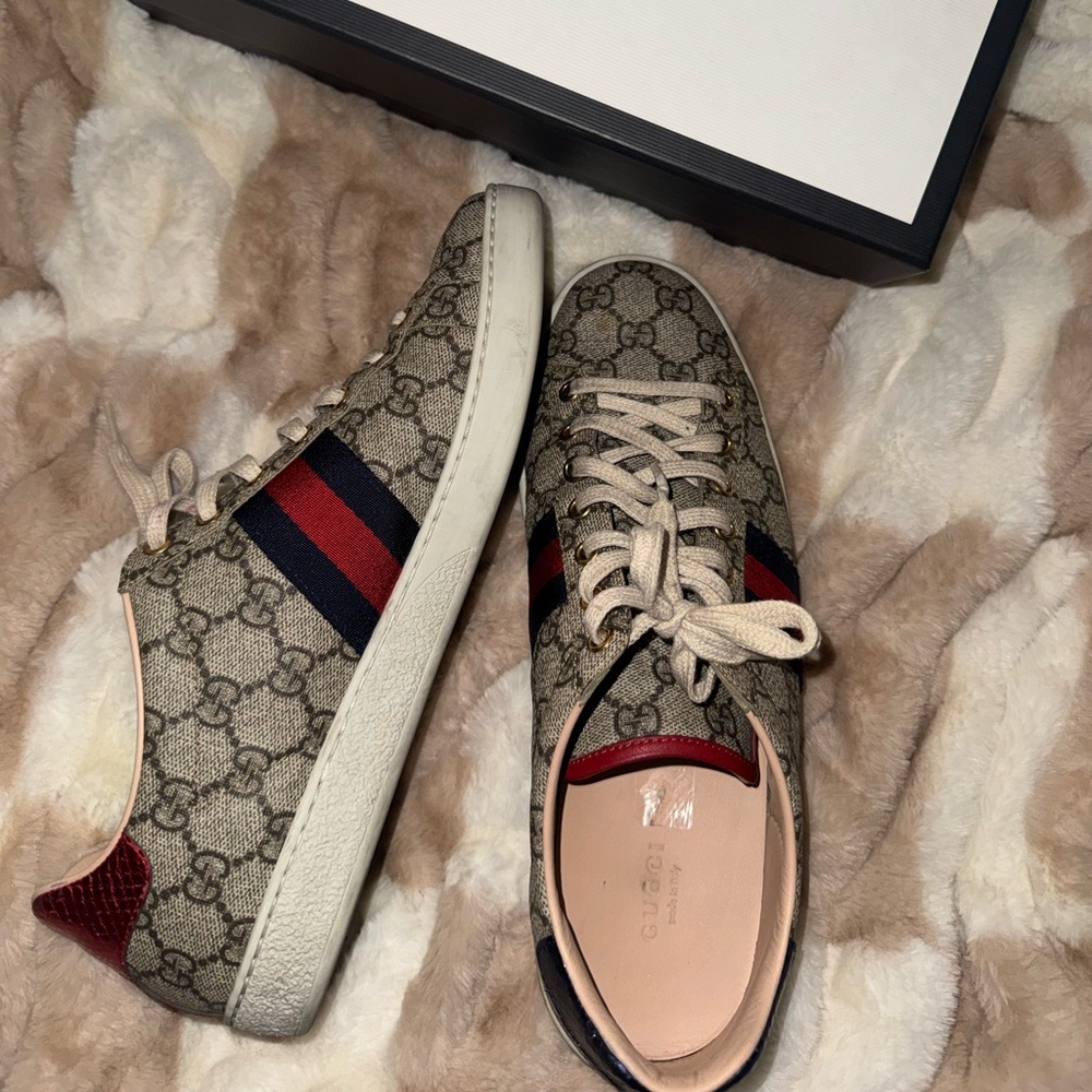 Auth Gucci Ace Sneakers Sz40.5 w/ Box